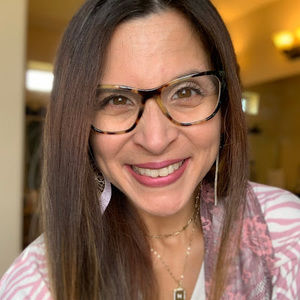 Meet your Posher, Lorie